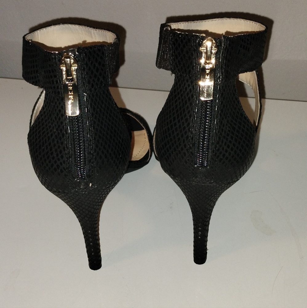 BCBG heels - Picture 4 of 7
